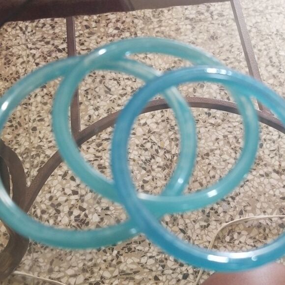 5 glass bangles - Picture 7 of 13